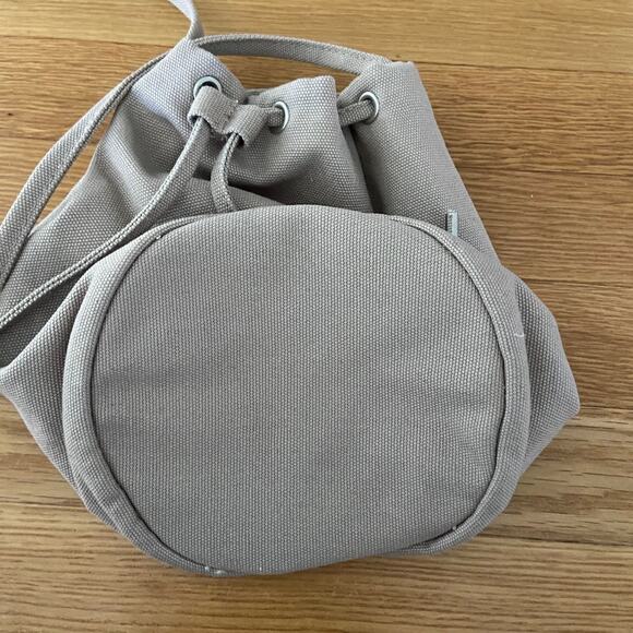 BAGGU Pull String Canvas Drawstring Barrel Crossbody Bag Tan - Picture 4 of 8